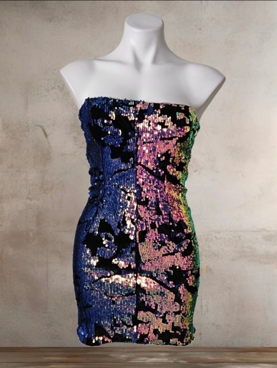 Tiger Mist Dresses & Skirts - Tiger Mist Strapless Iridescent Sequin Bodycon Dress Small